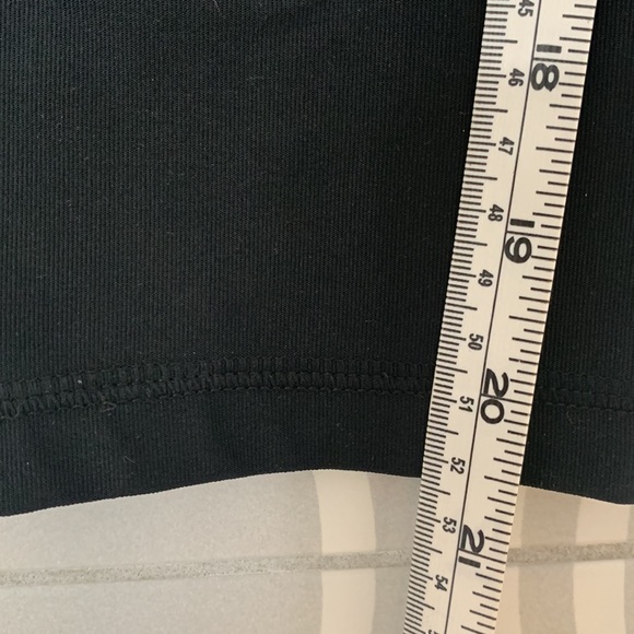 Sport Capris - 90 Degrees - Picture 7 of 8